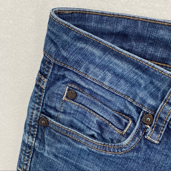 Kut From The Kloth Medium Wash Flare Jean - Picture 5 of 11